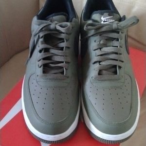 Air Force One Army Green 11.5 Double Swoosh LV8